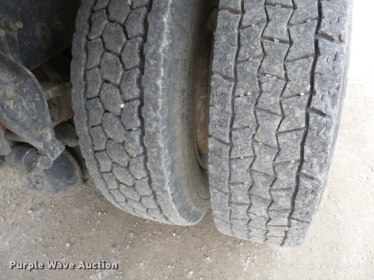 image for item K3402 1998 Mack CH613 flatbed truck