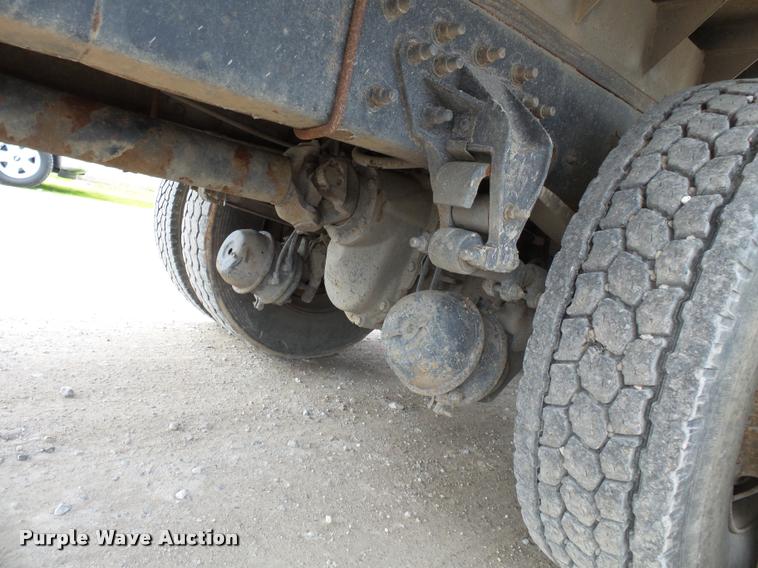 image for item K3402 1998 Mack CH613 flatbed truck