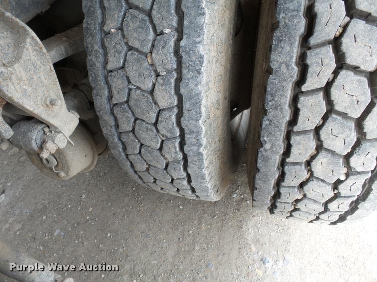 image for item K3402 1998 Mack CH613 flatbed truck