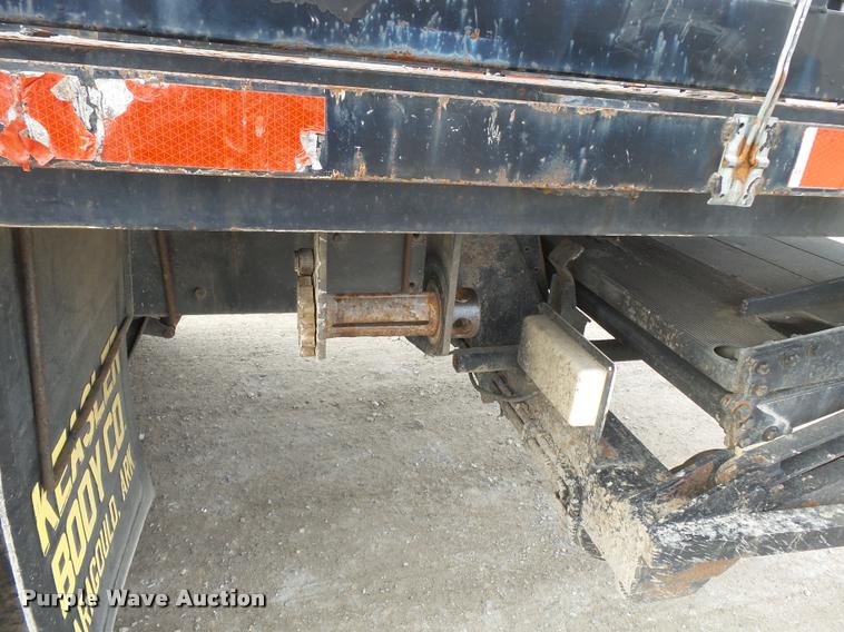 image for item K3402 1998 Mack CH613 flatbed truck