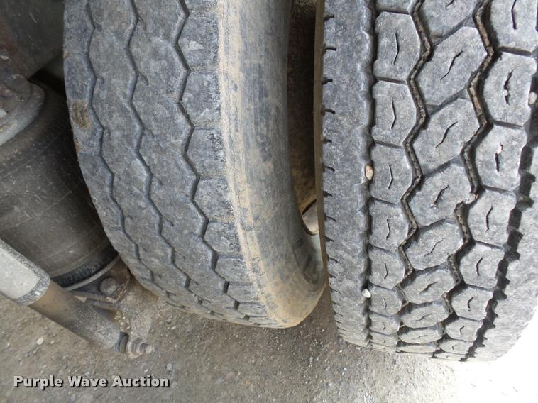 image for item K3402 1998 Mack CH613 flatbed truck