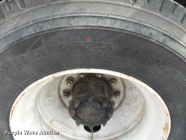 image for item K3402 1998 Mack CH613 flatbed truck