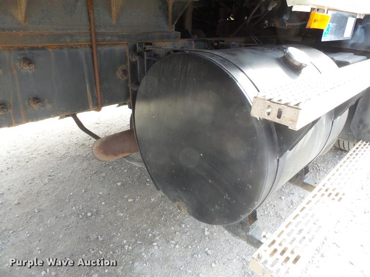 image for item K3402 1998 Mack CH613 flatbed truck