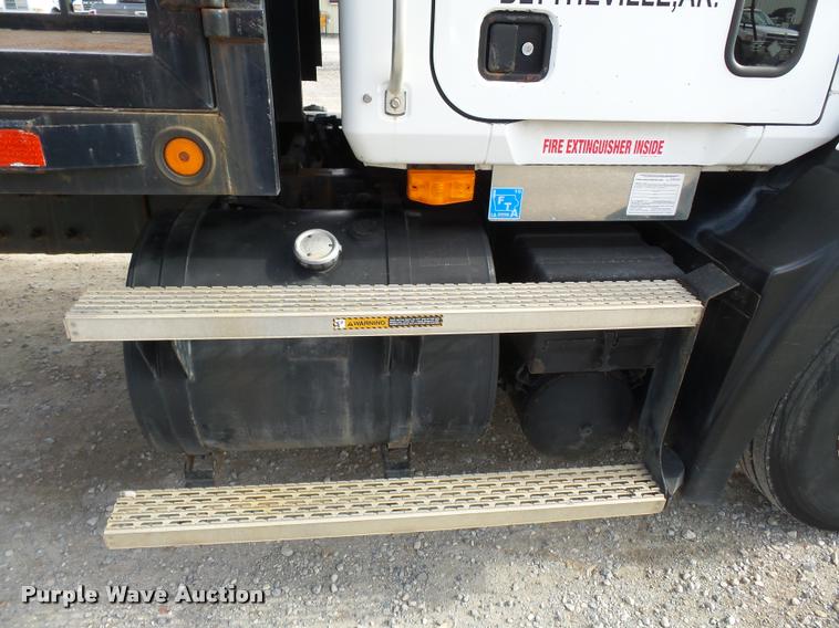 image for item K3402 1998 Mack CH613 flatbed truck