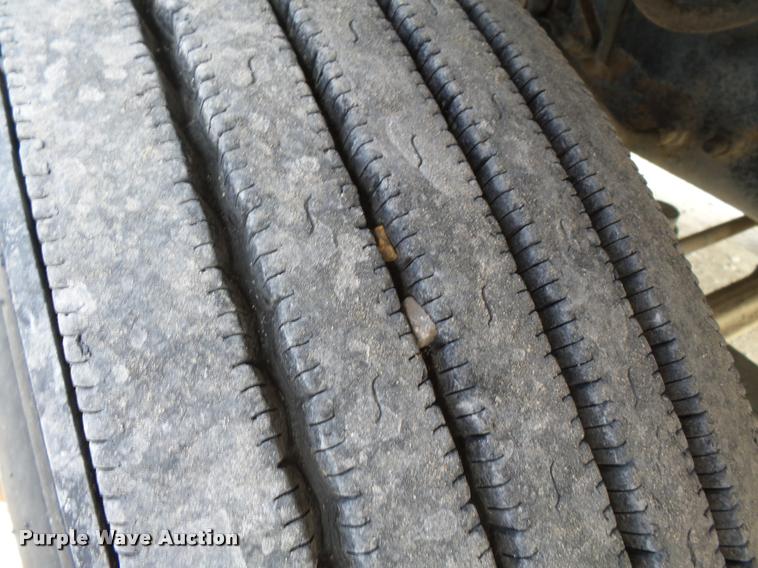 image for item K3402 1998 Mack CH613 flatbed truck