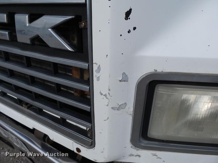 image for item K3402 1998 Mack CH613 flatbed truck