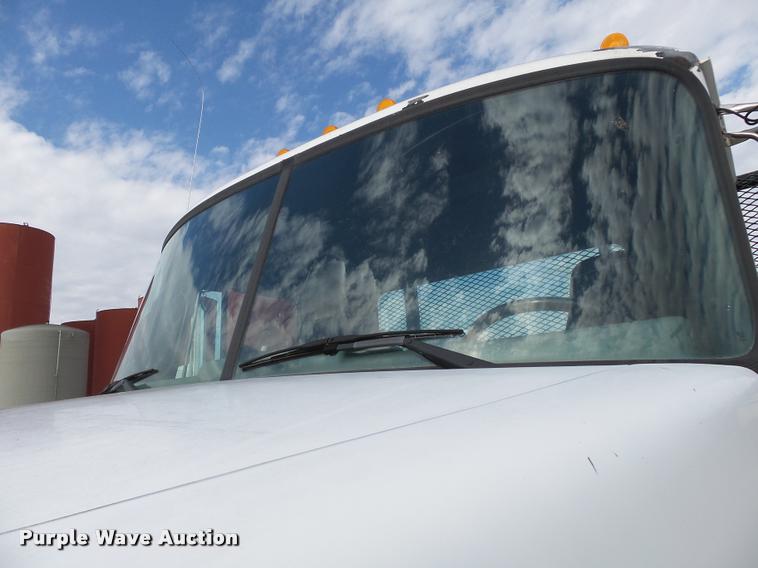 image for item K3402 1998 Mack CH613 flatbed truck