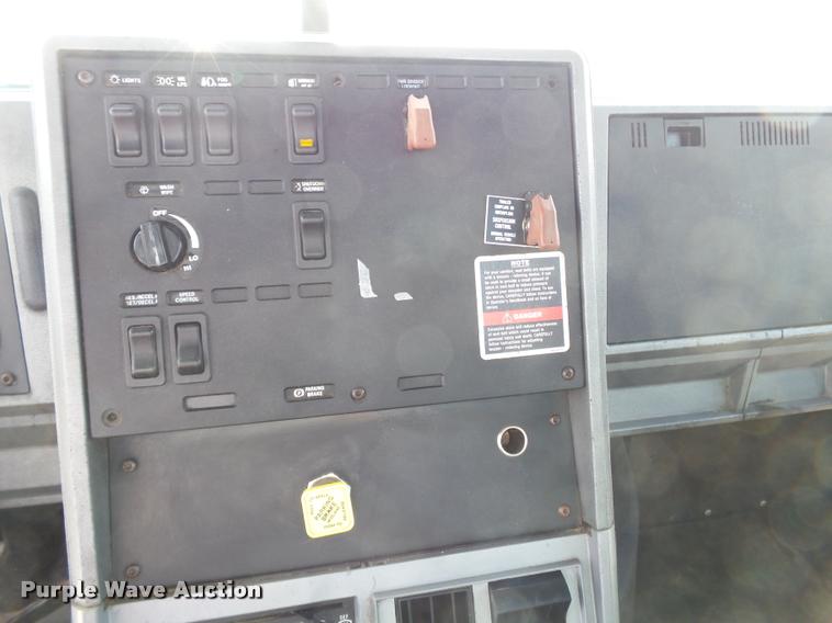 image for item K3402 1998 Mack CH613 flatbed truck