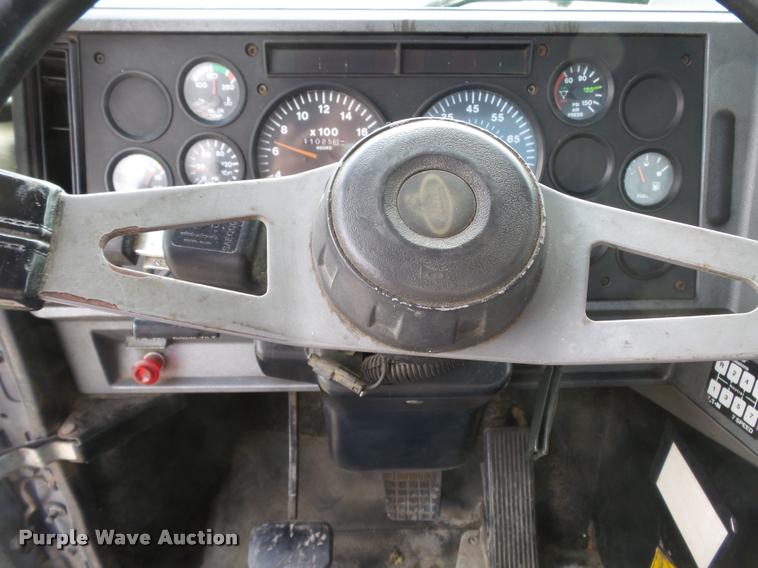 image for item K3402 1998 Mack CH613 flatbed truck