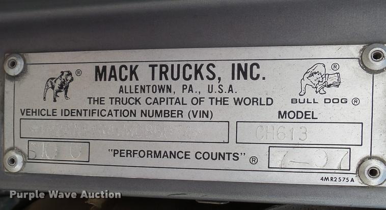 image for item K3402 1998 Mack CH613 flatbed truck