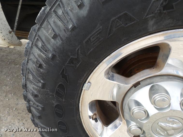 image for item K3403 2008 Dodge Ram 2500 Quad Cab pickup truck