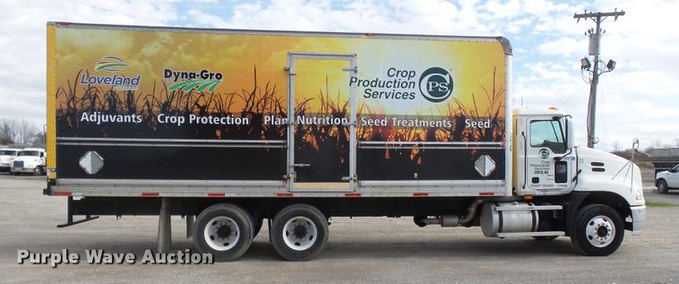 image for item K3404 2005 Mack CXN613 box truck