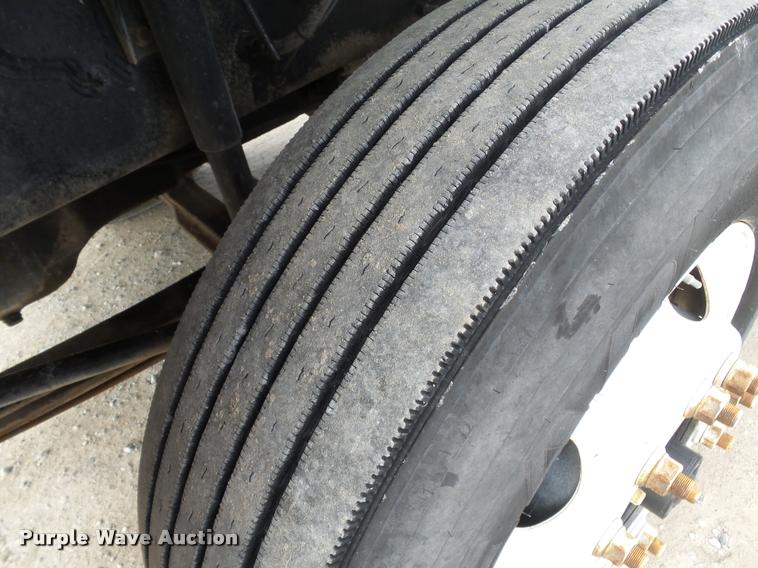 image for item K3404 2005 Mack CXN613 box truck