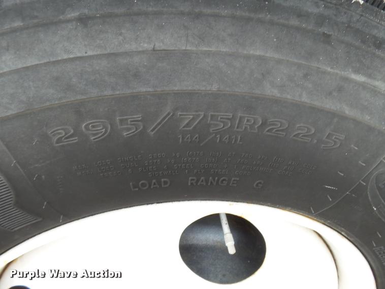 image for item K3404 2005 Mack CXN613 box truck