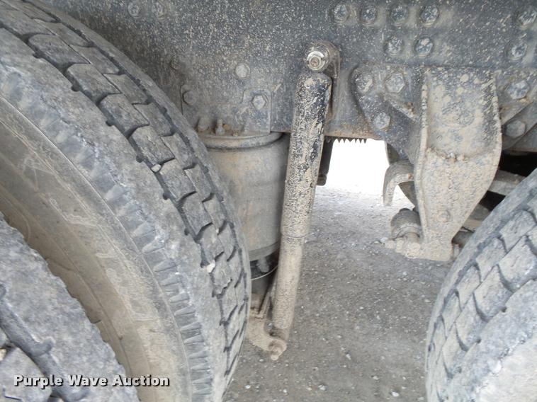 image for item K3404 2005 Mack CXN613 box truck