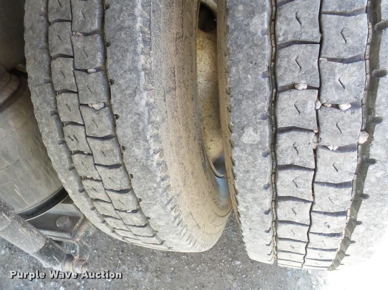 image for item K3404 2005 Mack CXN613 box truck