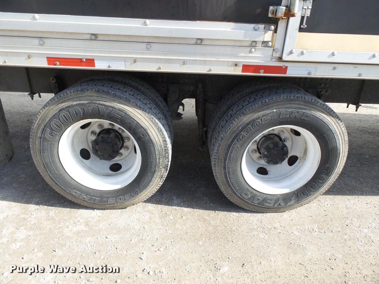 image for item K3404 2005 Mack CXN613 box truck