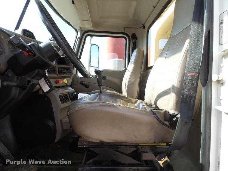 image for item K3404 2005 Mack CXN613 box truck