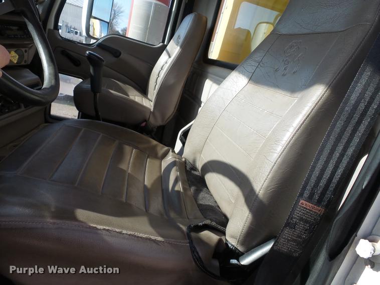 image for item K3404 2005 Mack CXN613 box truck