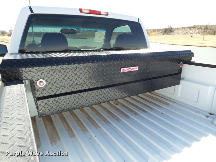 image for item L1630 2005 Chevrolet Silverado 1500 pickup truck
