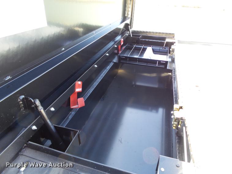 image for item L1630 2005 Chevrolet Silverado 1500 pickup truck