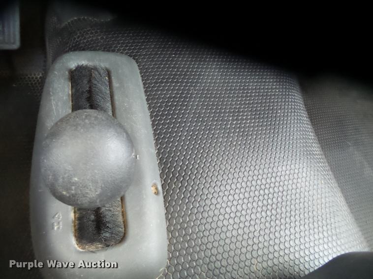 image for item L1630 2005 Chevrolet Silverado 1500 pickup truck