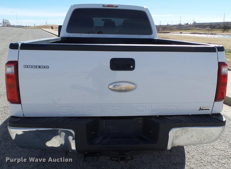 image for item L1631 2011 Ford F250 Super Duty Crew Cab pickup truck