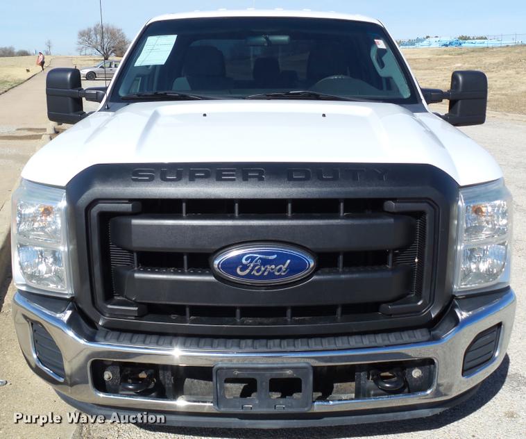 image for item L1631 2011 Ford F250 Super Duty Crew Cab pickup truck