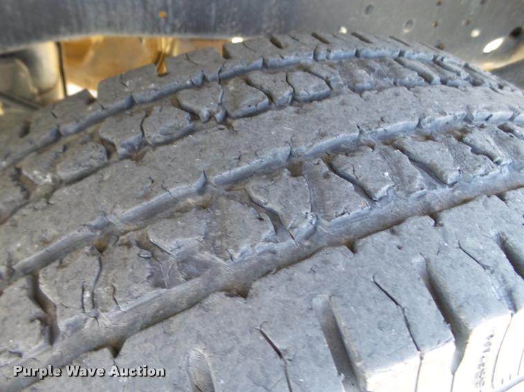 image for item L1631 2011 Ford F250 Super Duty Crew Cab pickup truck