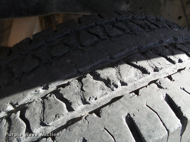 image for item L1631 2011 Ford F250 Super Duty Crew Cab pickup truck