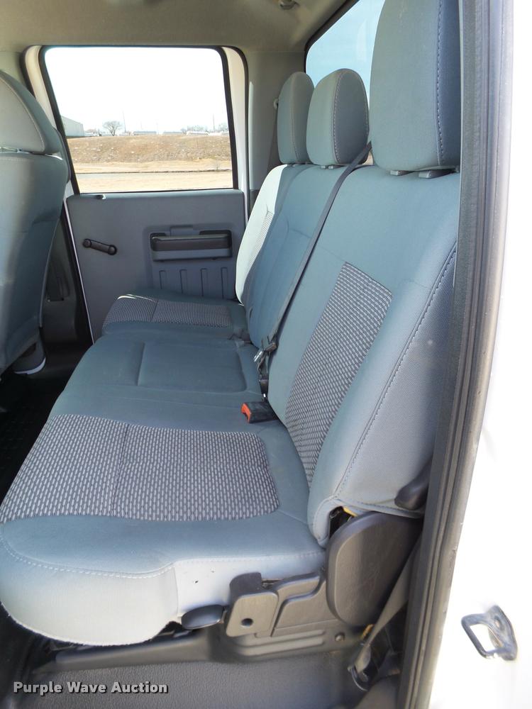 image for item L1631 2011 Ford F250 Super Duty Crew Cab pickup truck