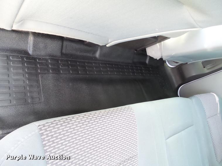 image for item L1631 2011 Ford F250 Super Duty Crew Cab pickup truck