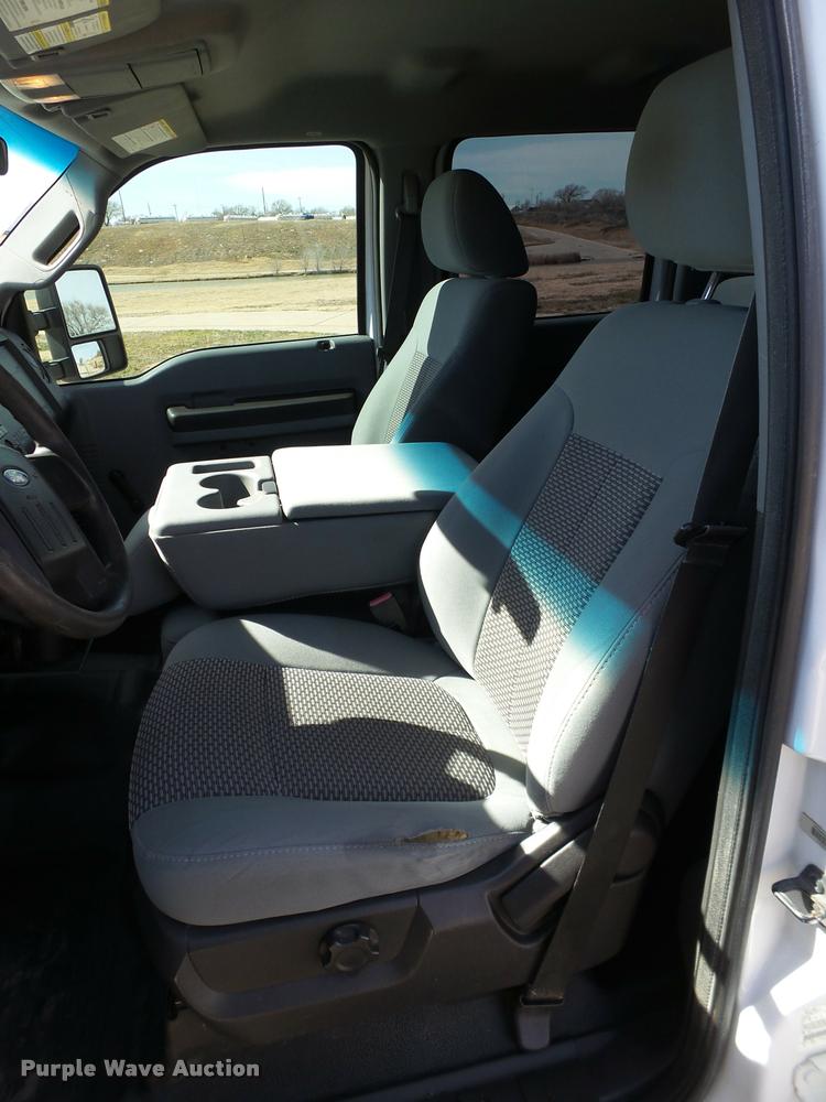 image for item L1631 2011 Ford F250 Super Duty Crew Cab pickup truck