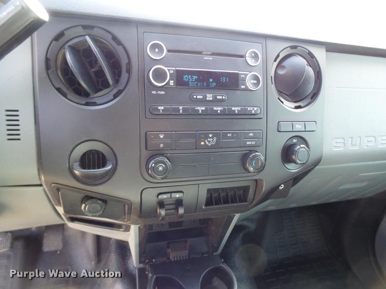 image for item L1631 2011 Ford F250 Super Duty Crew Cab pickup truck