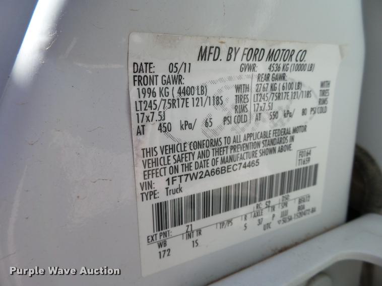 image for item L1631 2011 Ford F250 Super Duty Crew Cab pickup truck