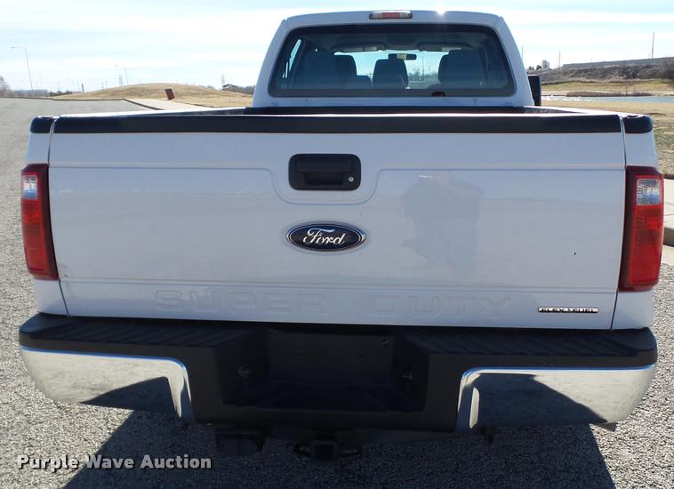 image for item L1633 2011 Ford F350 Super Duty Crew Cab pickup truck