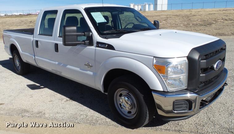 image for item L1633 2011 Ford F350 Super Duty Crew Cab pickup truck