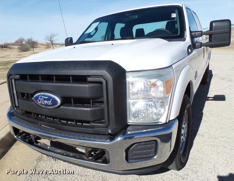 image for item L1633 2011 Ford F350 Super Duty Crew Cab pickup truck