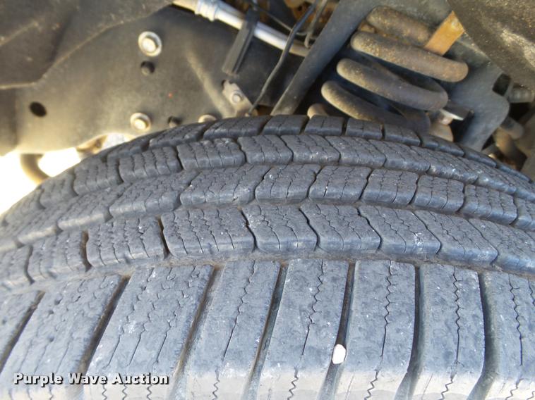 image for item L1633 2011 Ford F350 Super Duty Crew Cab pickup truck