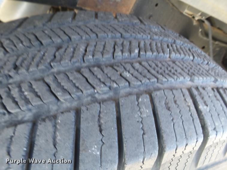 image for item L1633 2011 Ford F350 Super Duty Crew Cab pickup truck