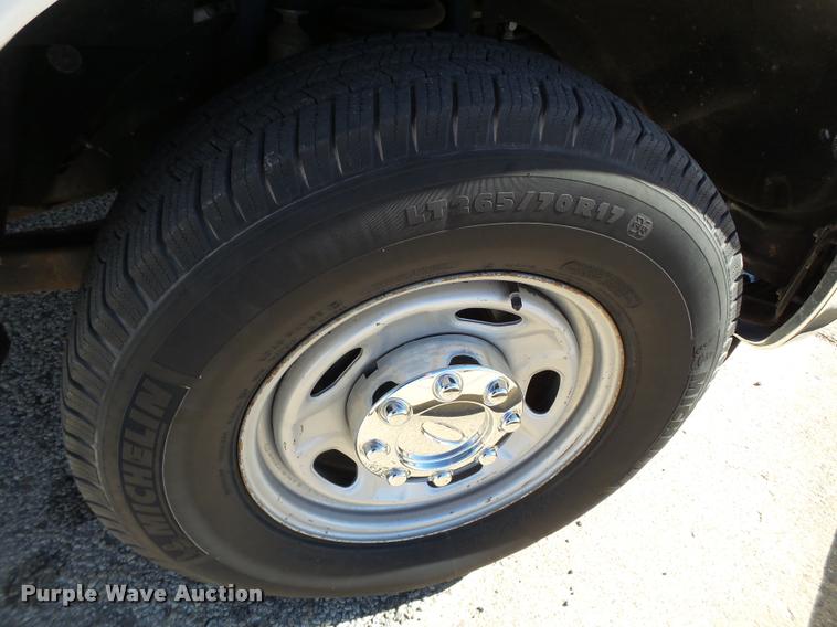 image for item L1633 2011 Ford F350 Super Duty Crew Cab pickup truck