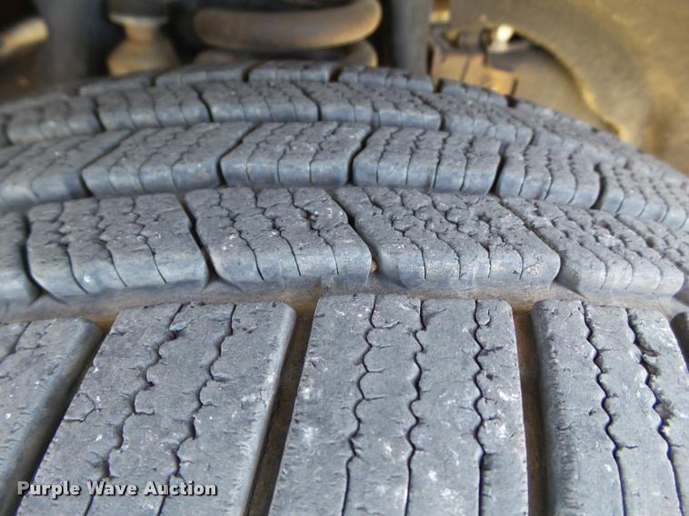 image for item L1633 2011 Ford F350 Super Duty Crew Cab pickup truck