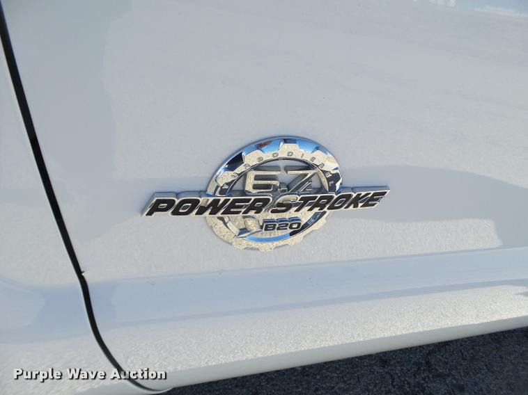 image for item L1633 2011 Ford F350 Super Duty Crew Cab pickup truck