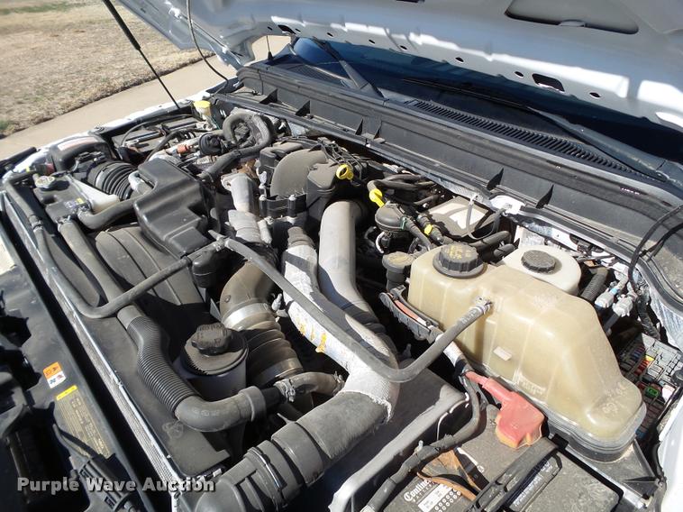 image for item L1633 2011 Ford F350 Super Duty Crew Cab pickup truck