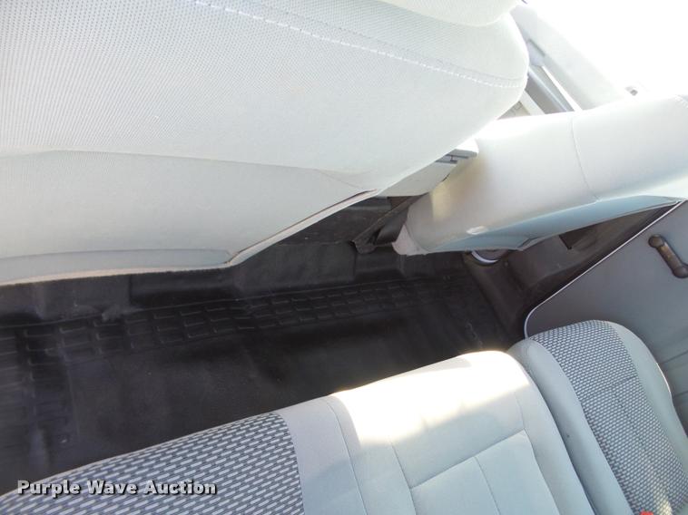 image for item L1633 2011 Ford F350 Super Duty Crew Cab pickup truck