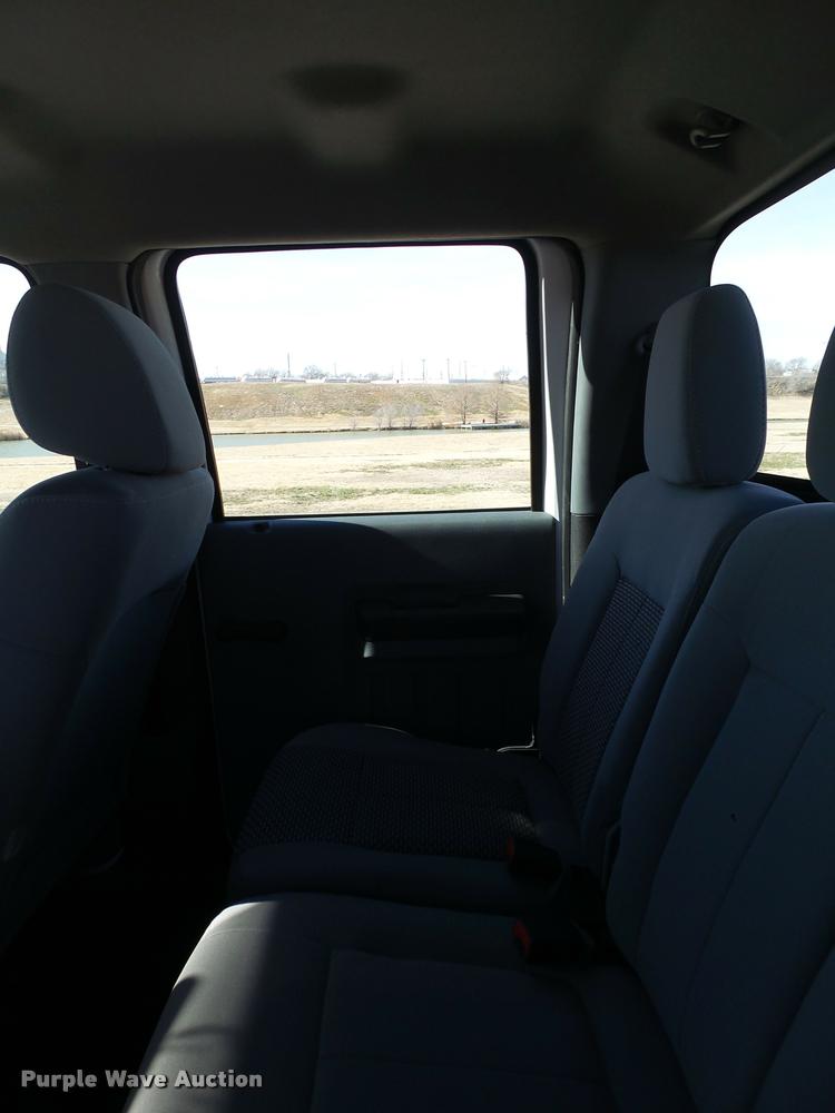 image for item L1633 2011 Ford F350 Super Duty Crew Cab pickup truck