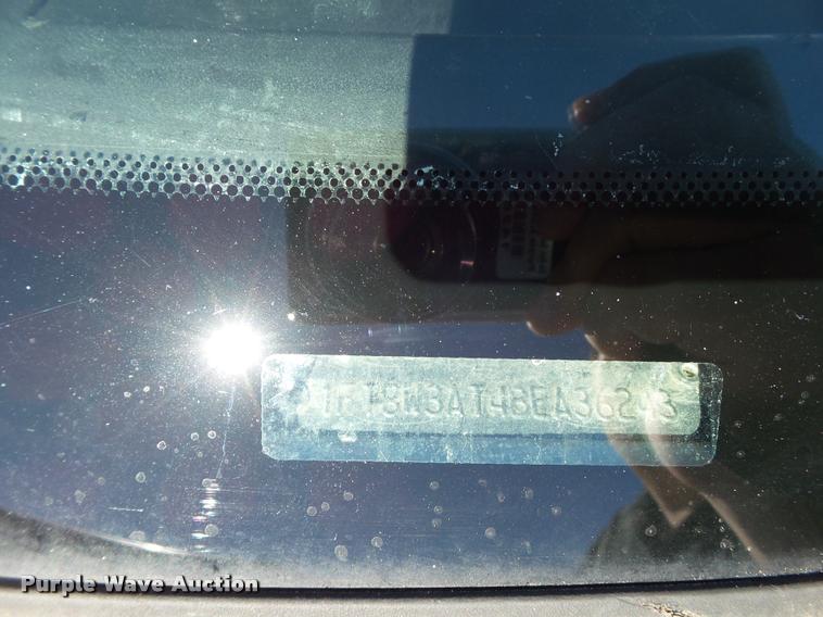 image for item L1633 2011 Ford F350 Super Duty Crew Cab pickup truck