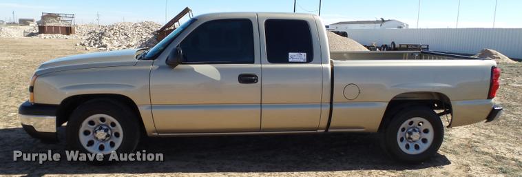 image for item L1657 2006 Chevrolet Silverado 1500 Ext. Cab pickup truck