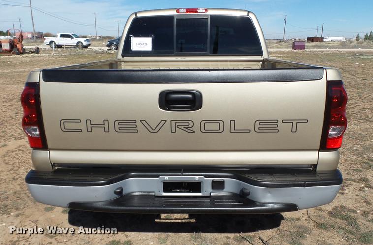 image for item L1657 2006 Chevrolet Silverado 1500 Ext. Cab pickup truck