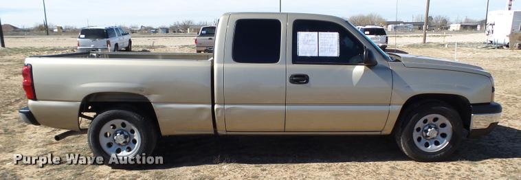 image for item L1657 2006 Chevrolet Silverado 1500 Ext. Cab pickup truck